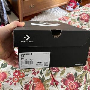 NIB converse platform chucks 6.5 cream color